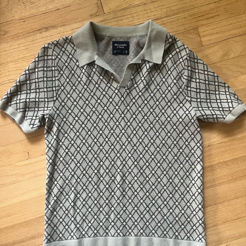 Abercrombie & Fitch Gray Geometric Polo Shirt